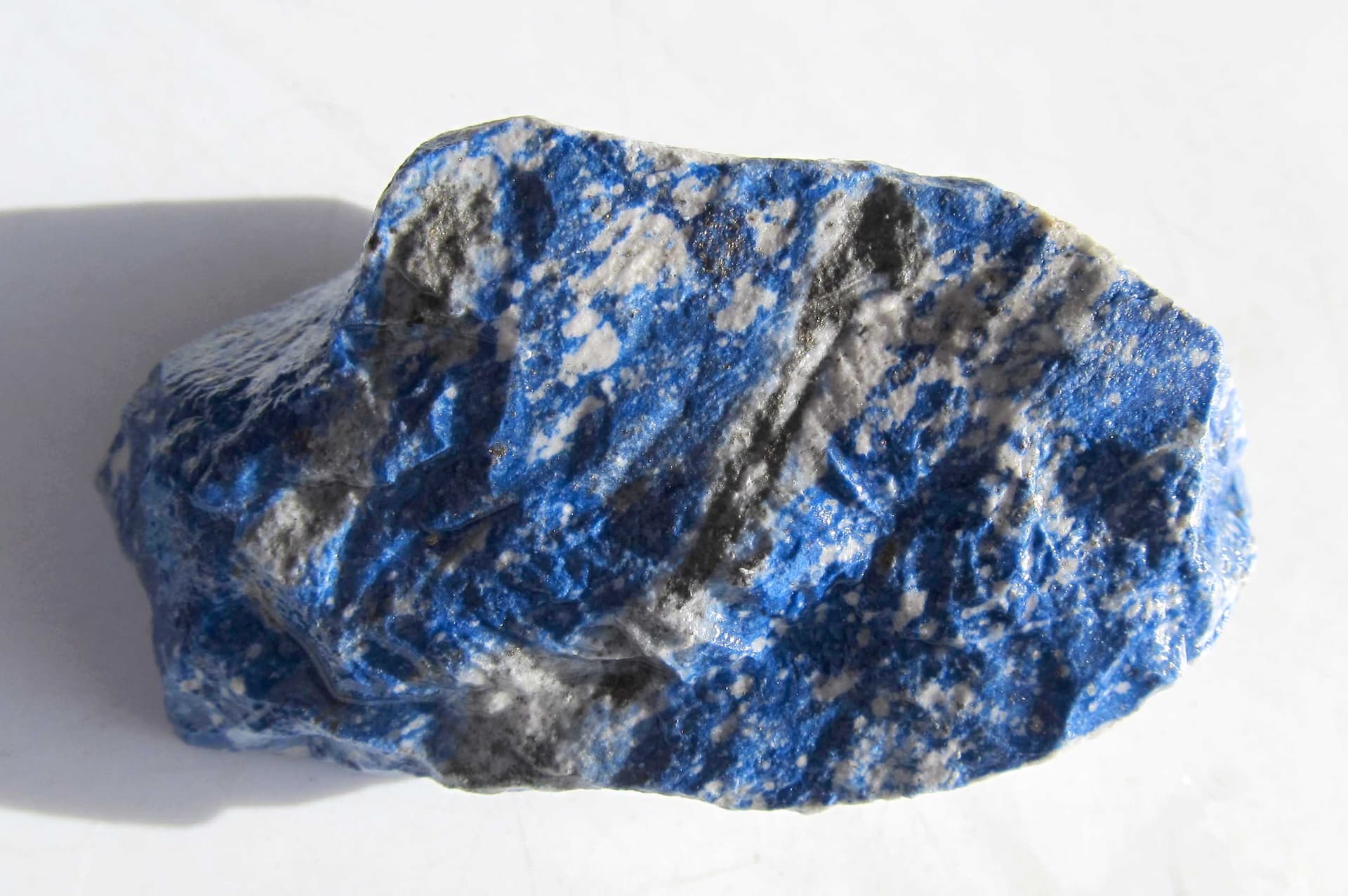lapislazuli kaufen und ein Stück Geschichte und Magie tragen